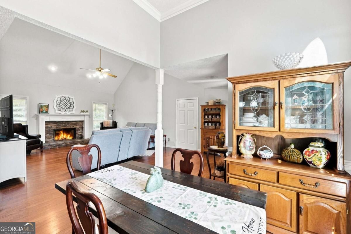 77 Wilshire Walk Property Photo 9