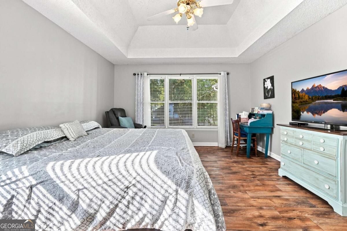 77 Wilshire Walk Property Photo 14