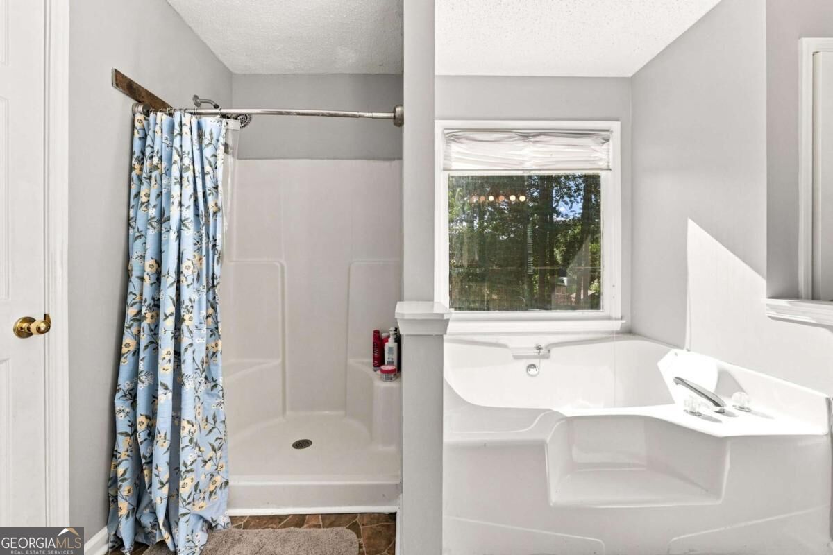 77 Wilshire Walk Property Photo 17