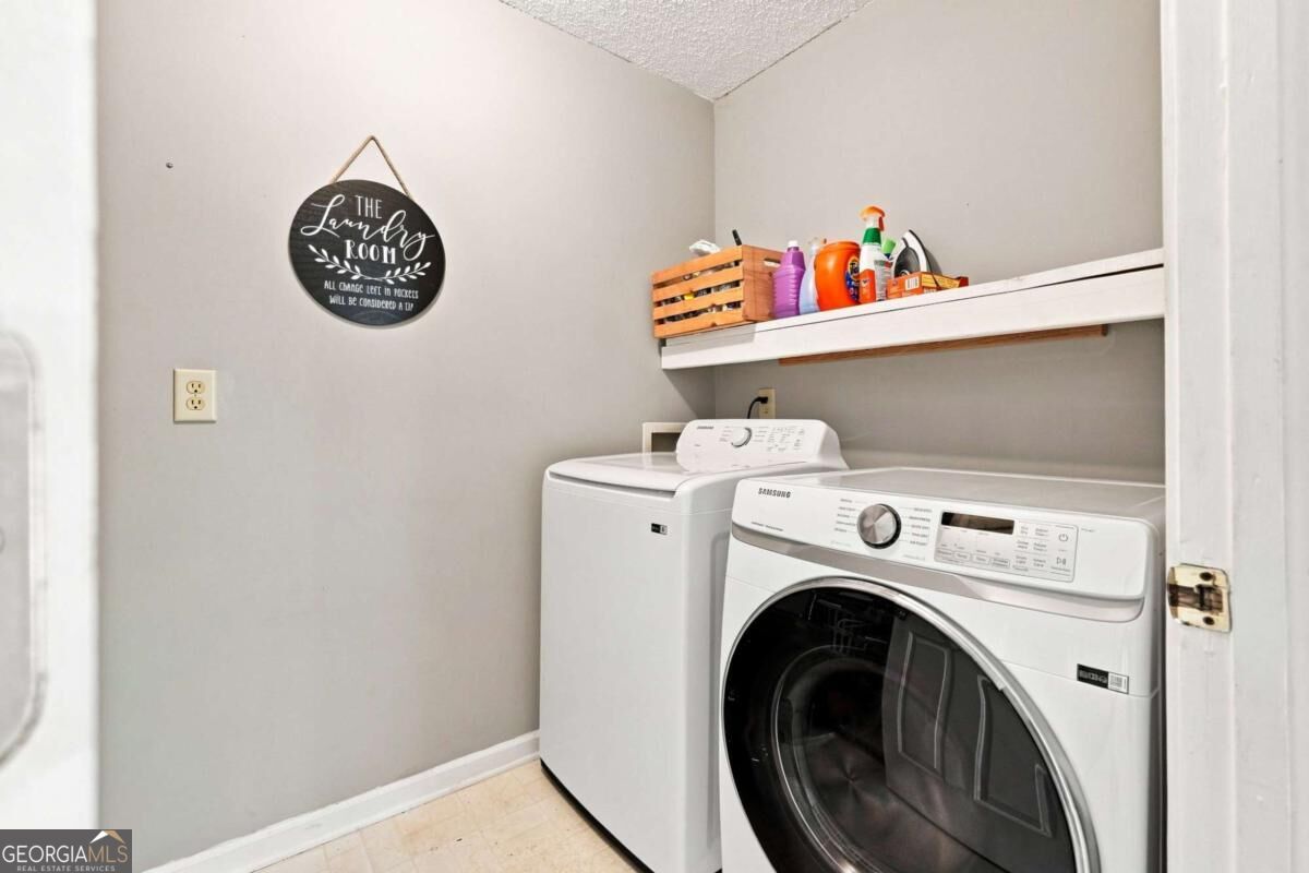 77 Wilshire Walk Property Photo 21