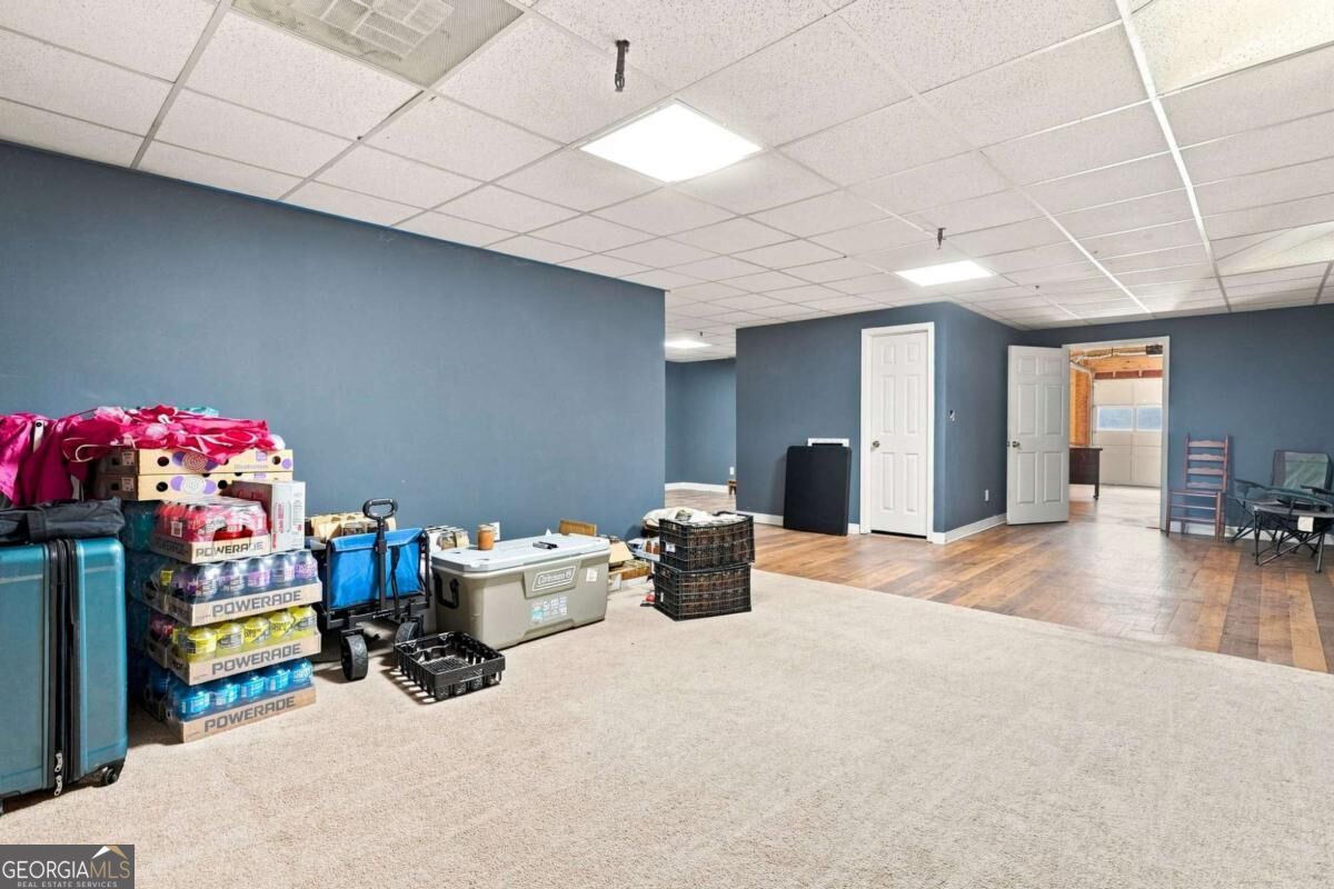 77 Wilshire Walk Property Photo 23