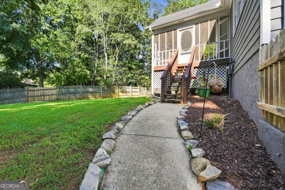 77 Wilshire Walk Property Photo 27