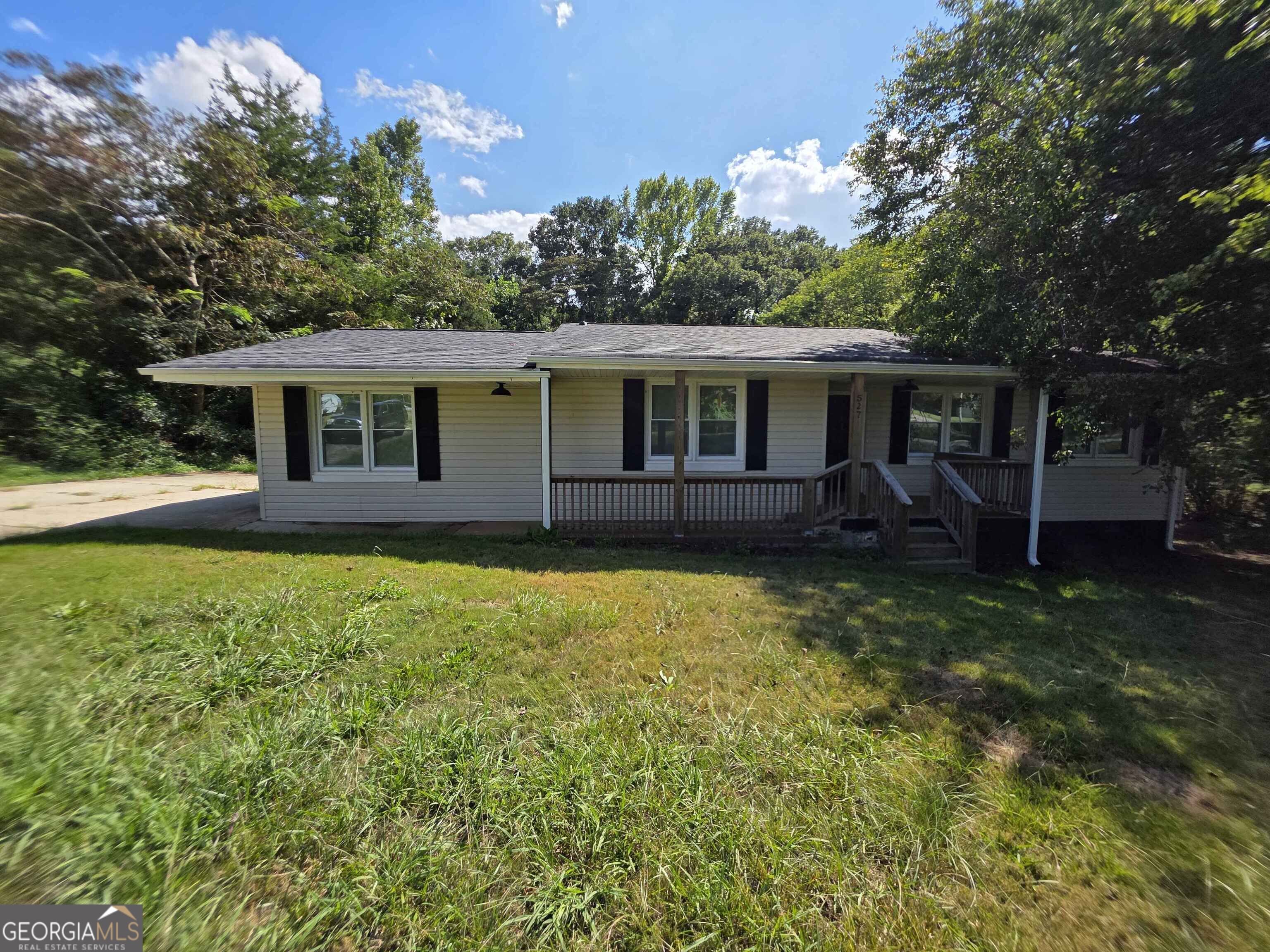 527 Walton Road Property Photo 1