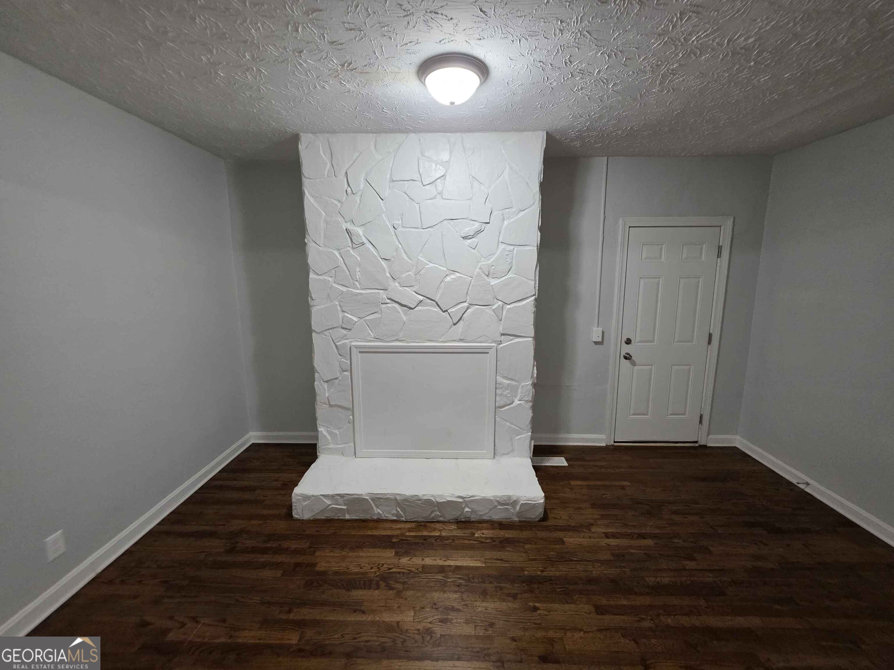 527 Walton Road Property Photo 4