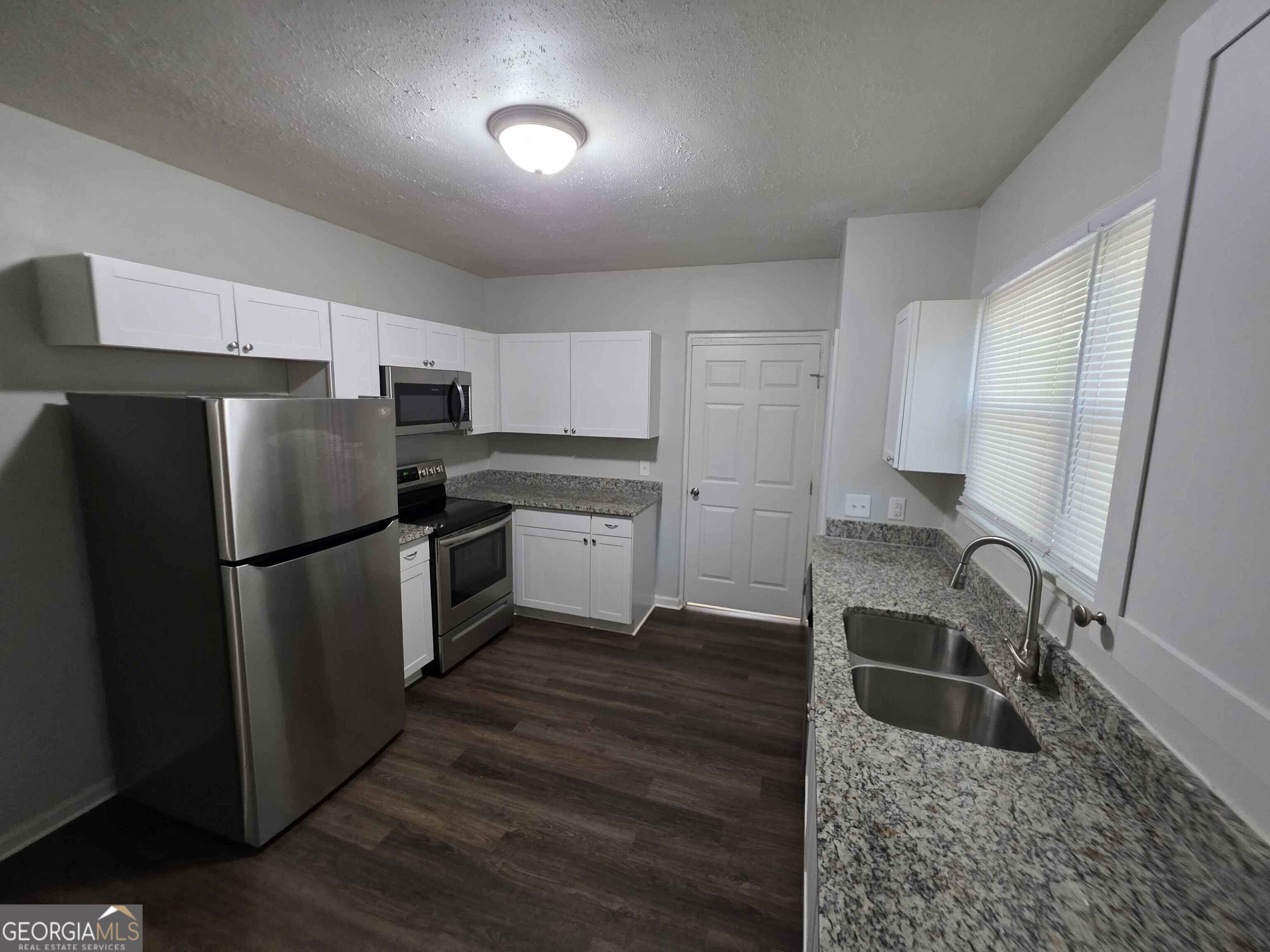 527 Walton Road Property Photo 9