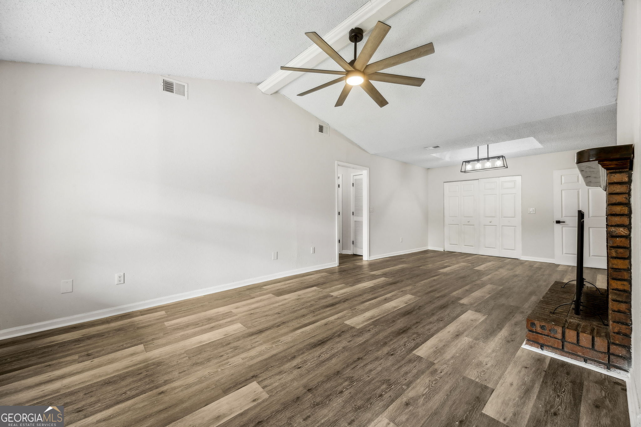 106 Meadow Court Property Photo 7