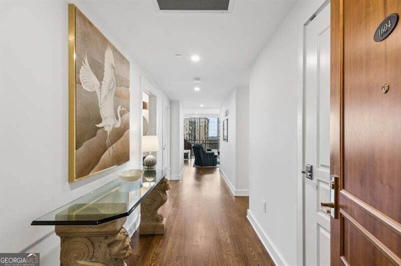 700 Park Regency Place Ne # 1604 Property Photo 3