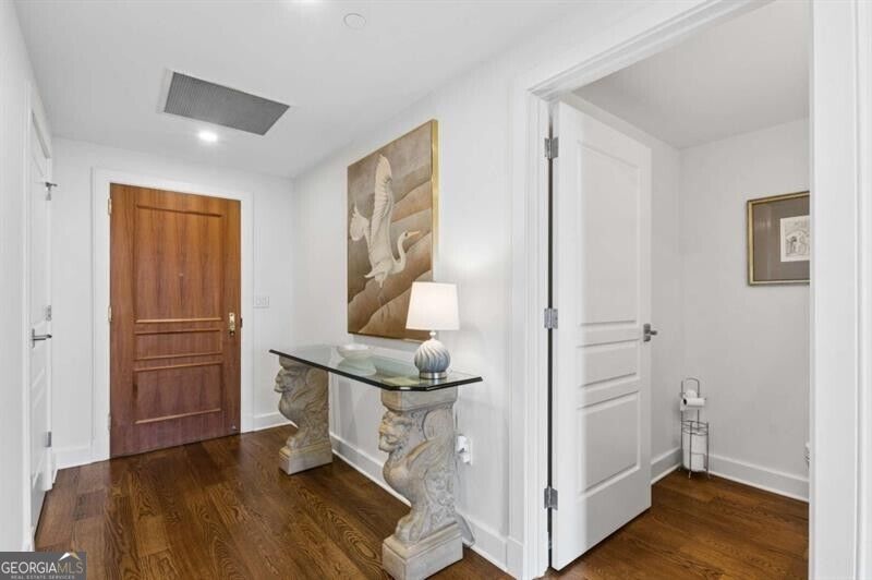 700 Park Regency Place Ne # 1604 Property Photo 4