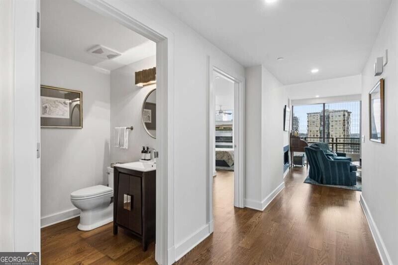 700 Park Regency Place Ne # 1604 Property Photo 17
