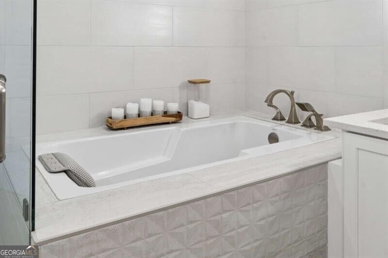 700 Park Regency Place Ne # 1604 Property Photo 39