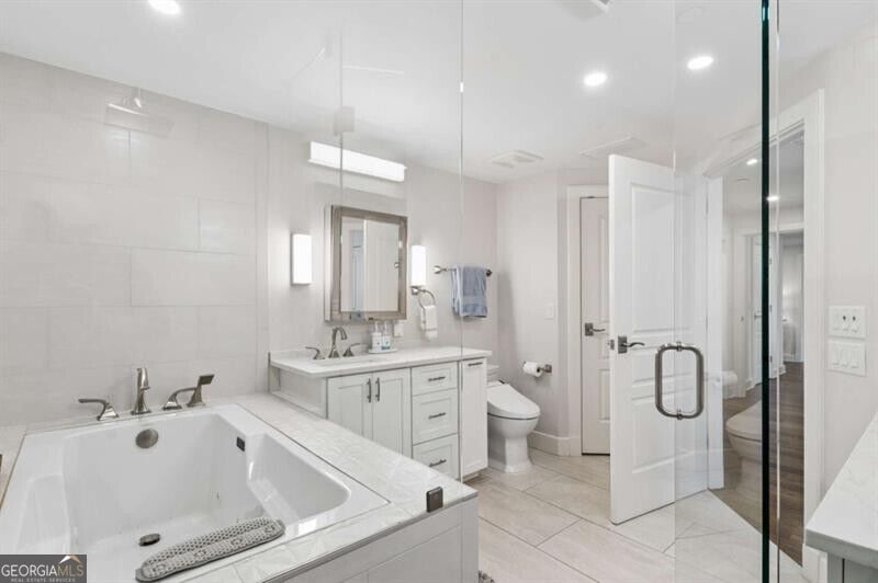700 Park Regency Place Ne # 1604 Property Photo 40