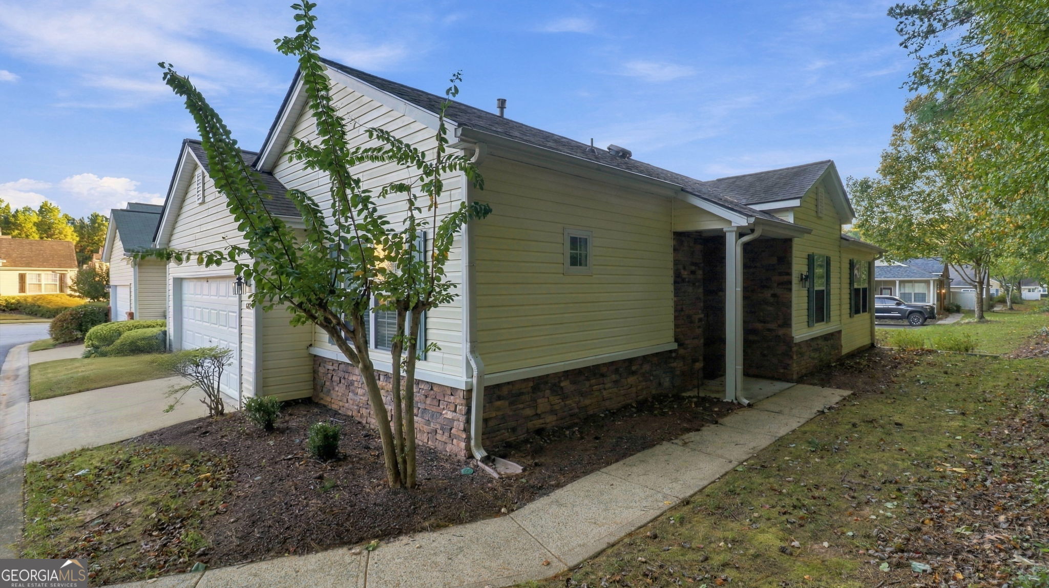 682 Bedford Court Property Photo 2