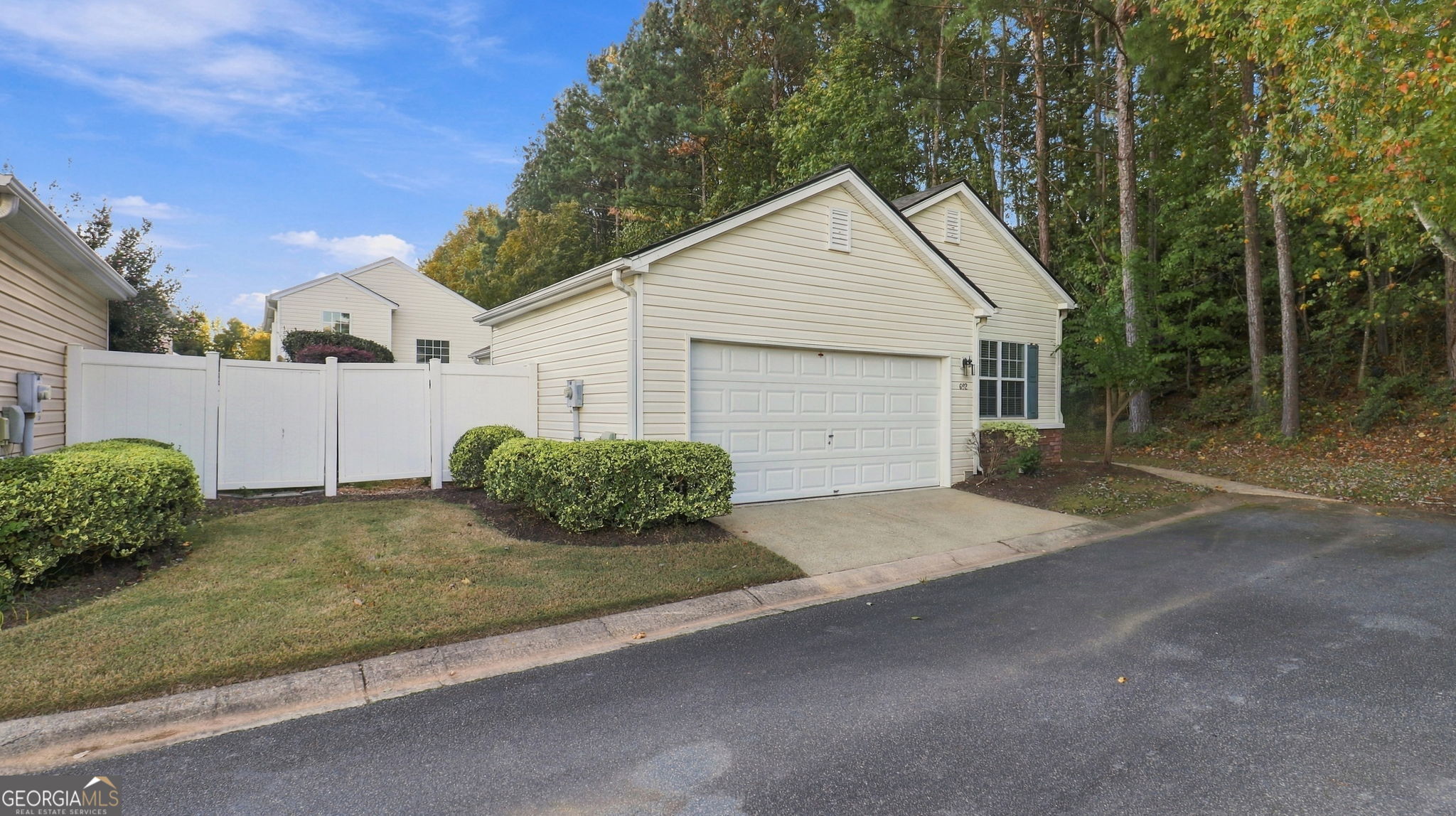 682 Bedford Court Property Photo 3