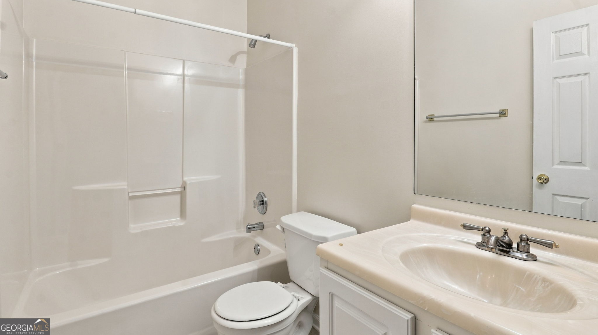 682 Bedford Court Property Photo 14