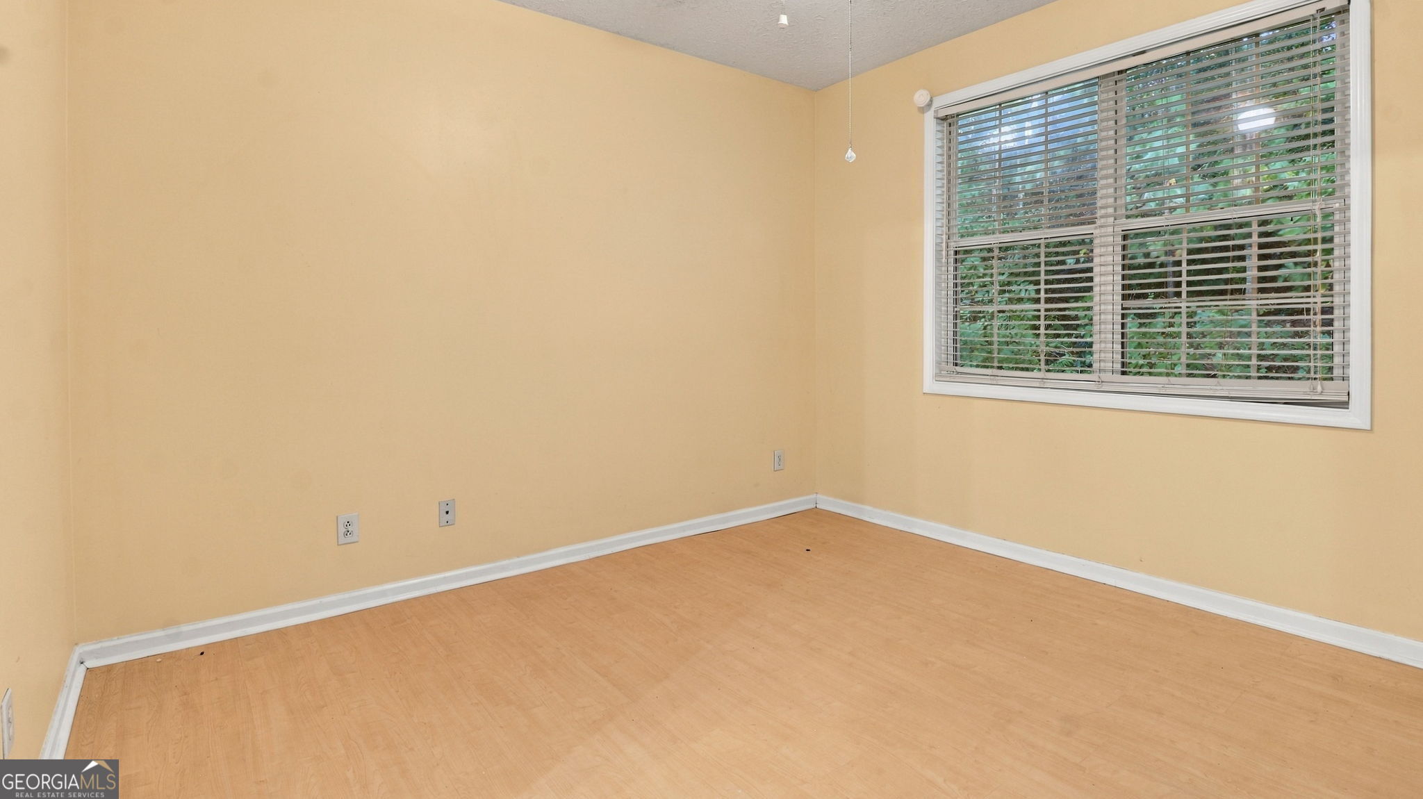 682 Bedford Court Property Photo 15
