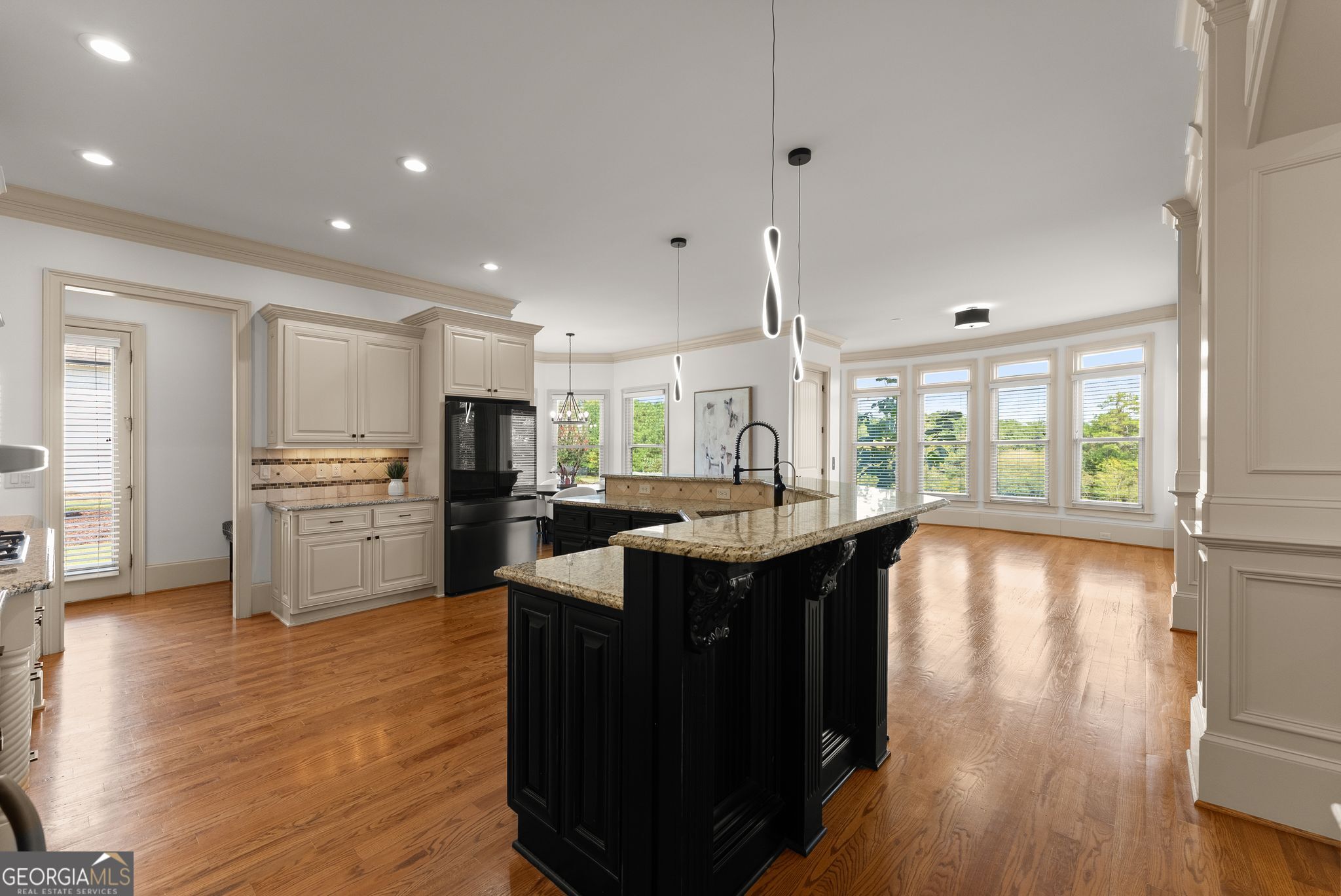 4645 Manor Drive Property Photo 18