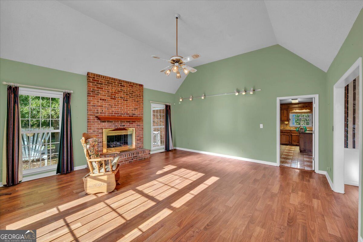 105 Julies Circle Property Photo 7