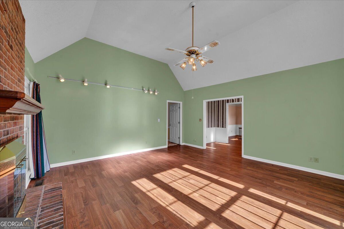 105 Julies Circle Property Photo 9