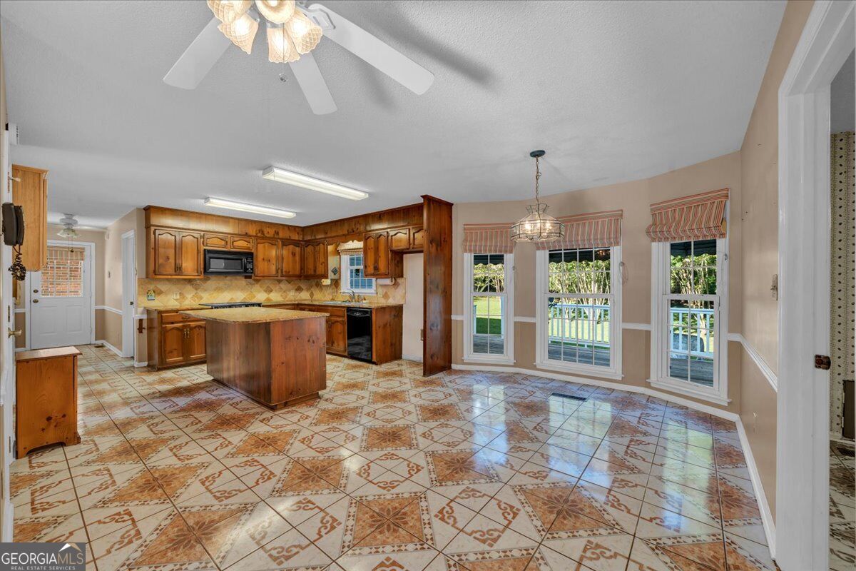 105 Julies Circle Property Photo 10