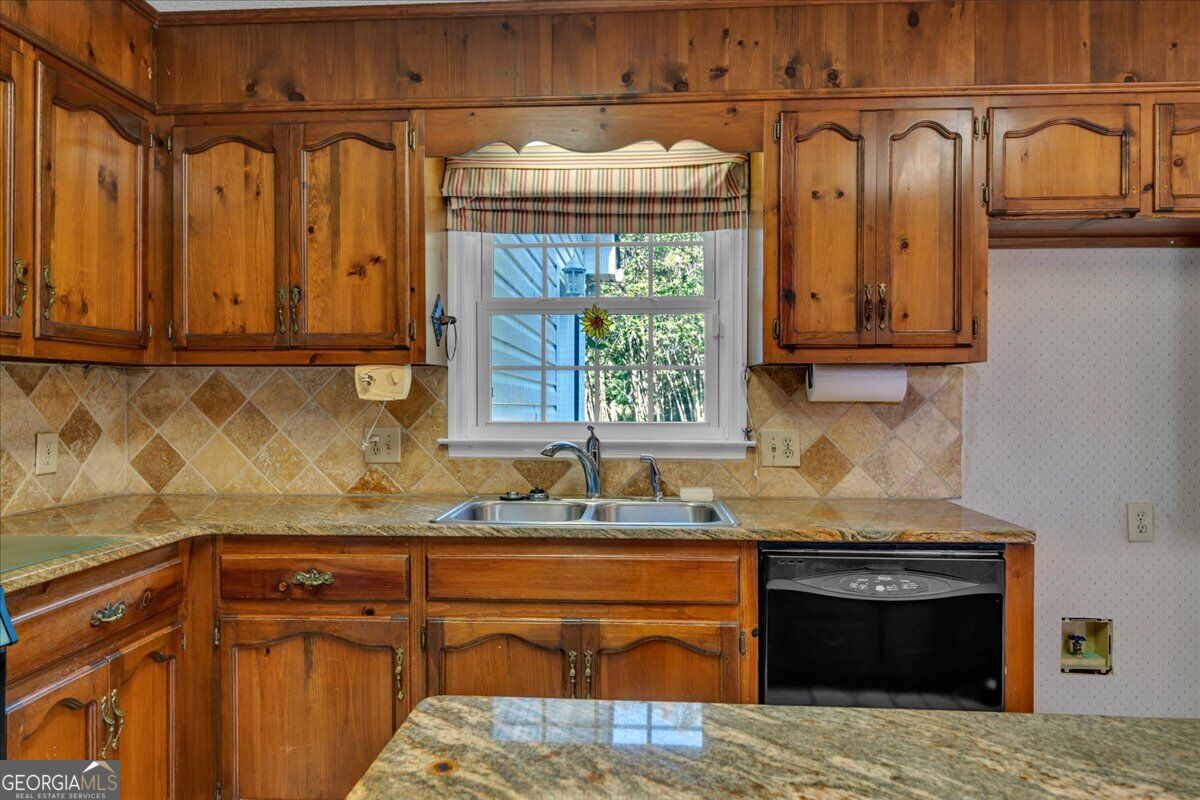 105 Julies Circle Property Photo 13
