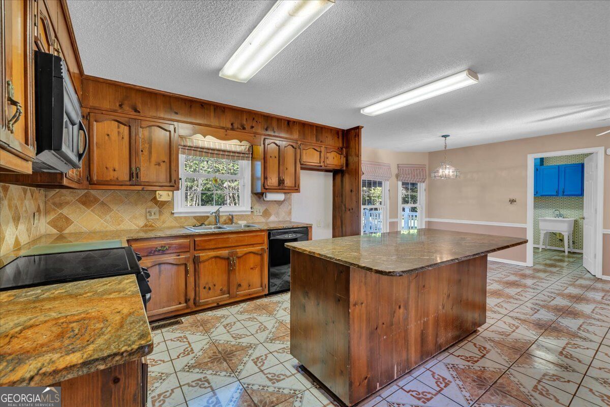 105 Julies Circle Property Photo 14