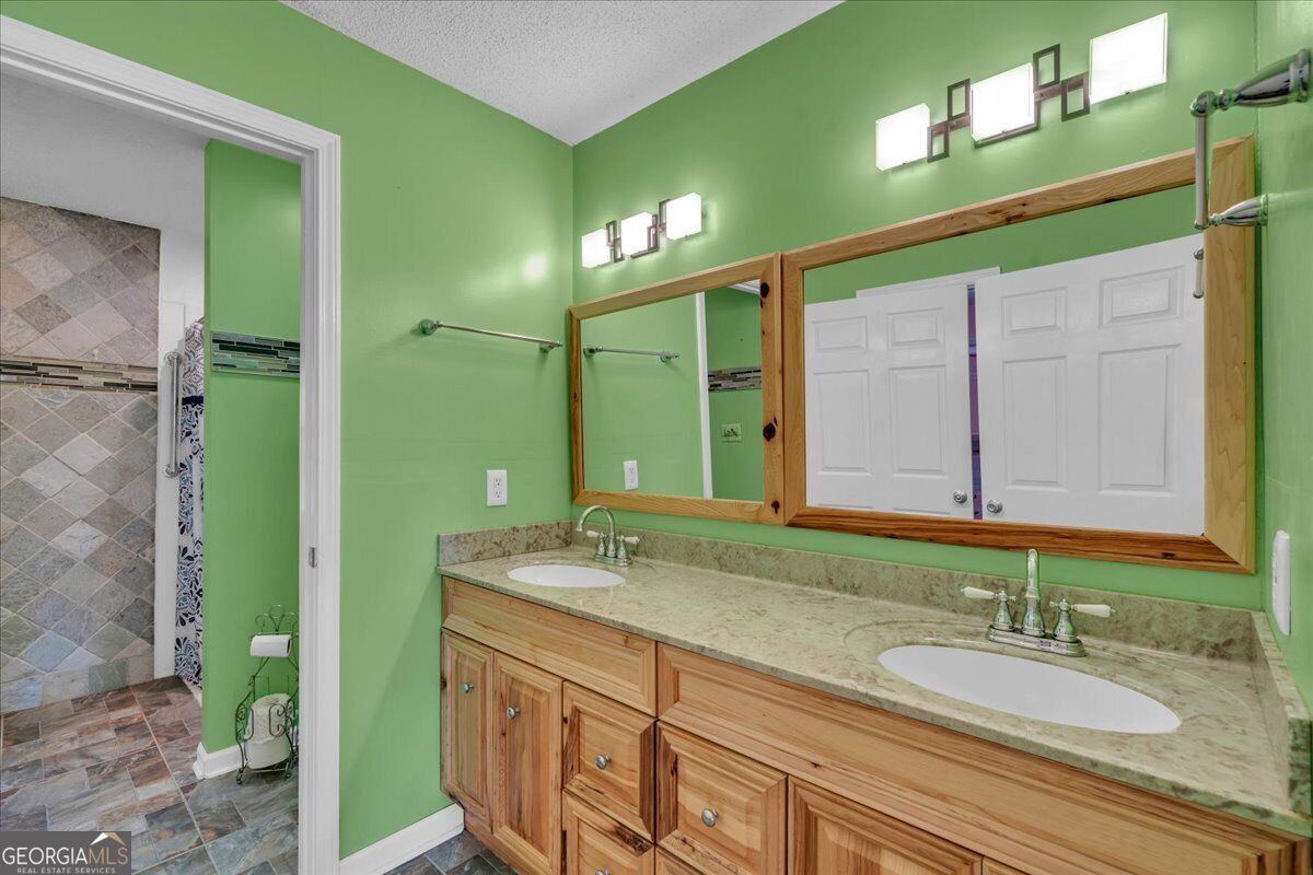 105 Julies Circle Property Photo 22