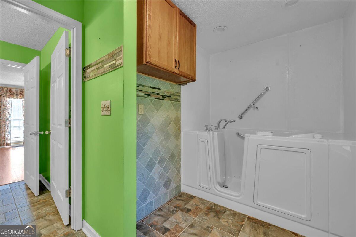 105 Julies Circle Property Photo 24