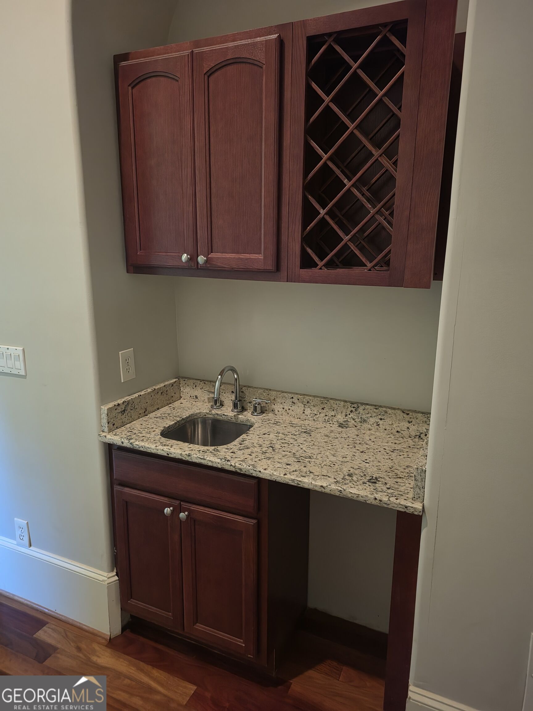 1824 Gateway Drive Property Photo 14