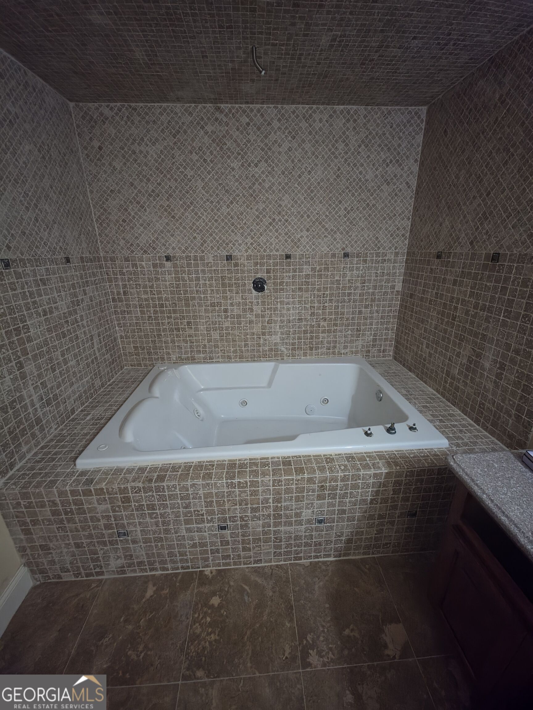 1824 Gateway Drive Property Photo 32