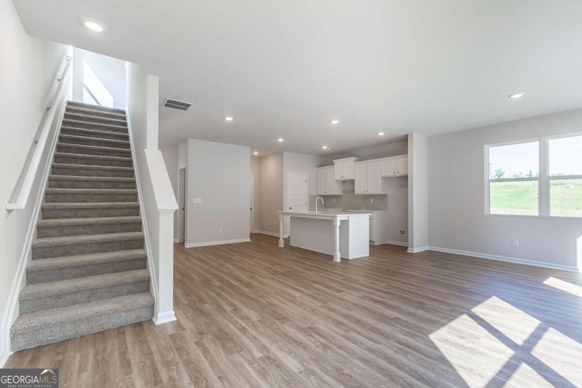 1150 Earlywood Way Property Photo 8