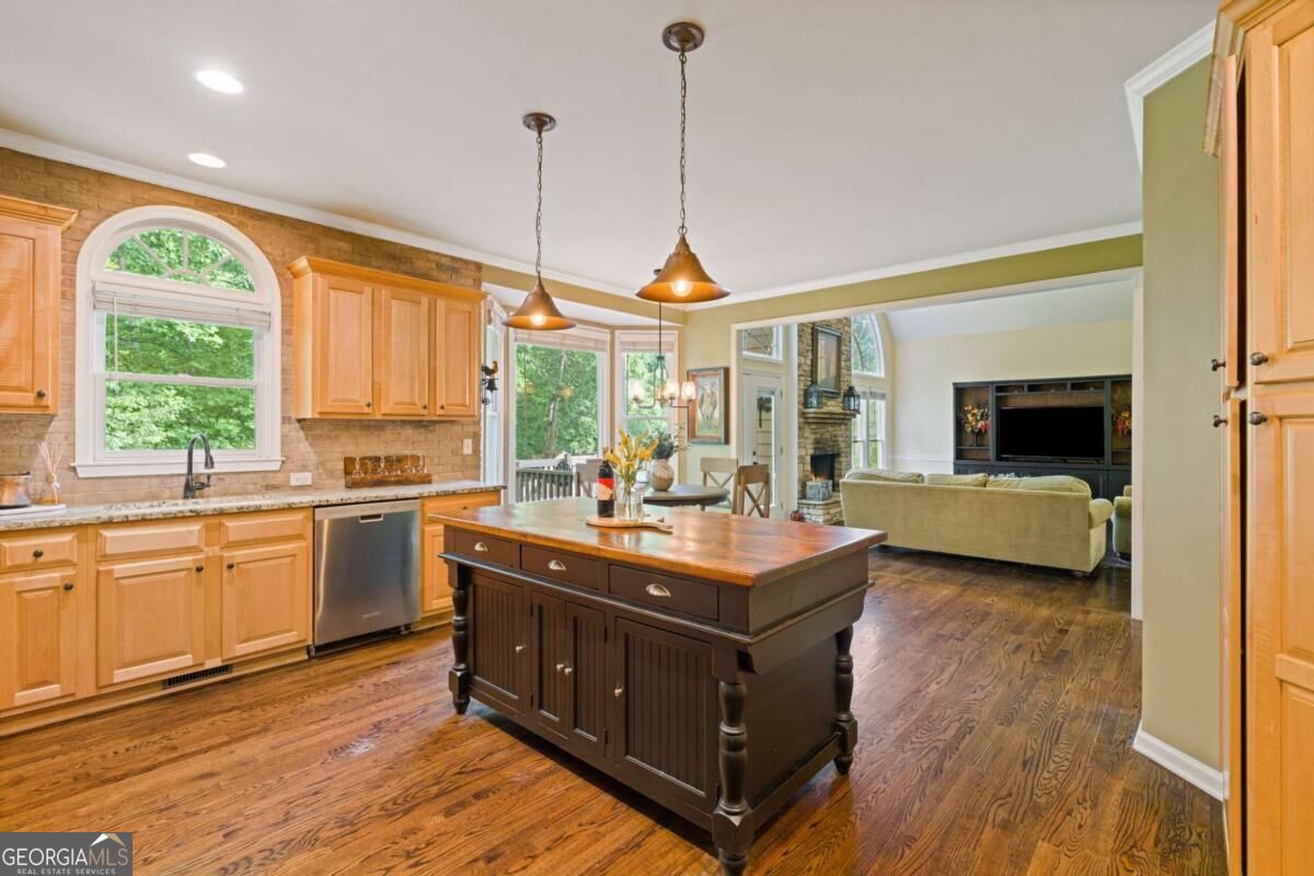 163 Woodcliff Drive Property Photo 13
