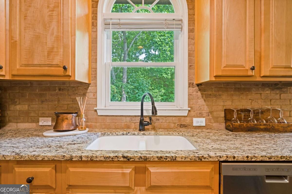 163 Woodcliff Drive Property Photo 17