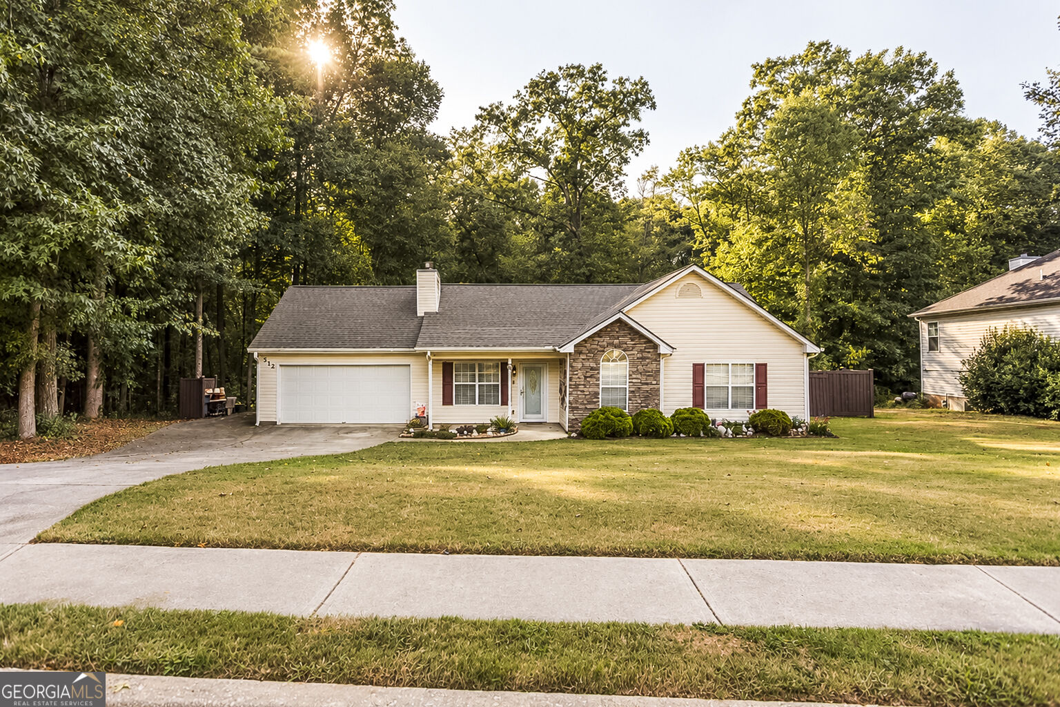 512 Lindsey Way Property Photo 1