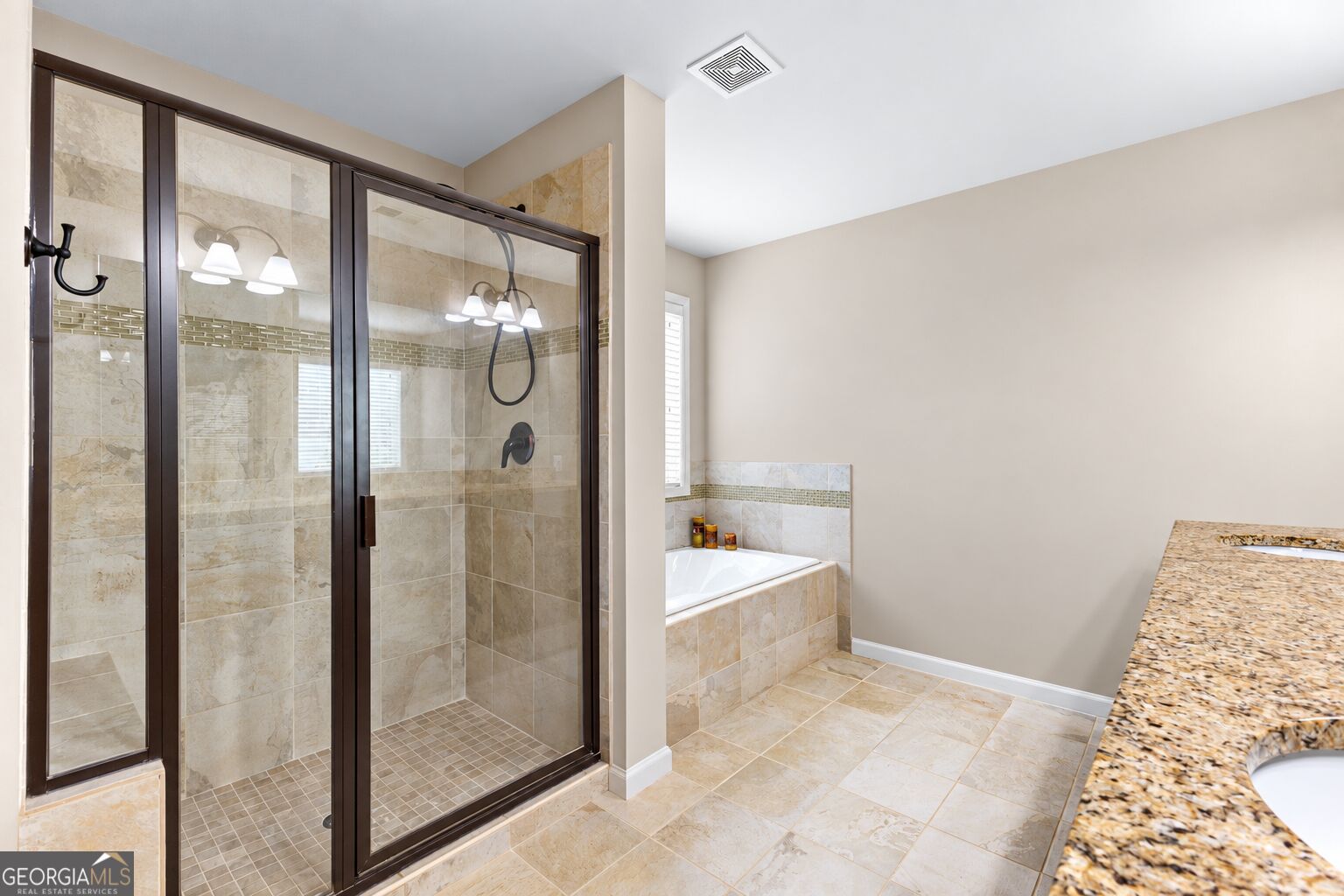 7 Camden Circle Property Photo 3