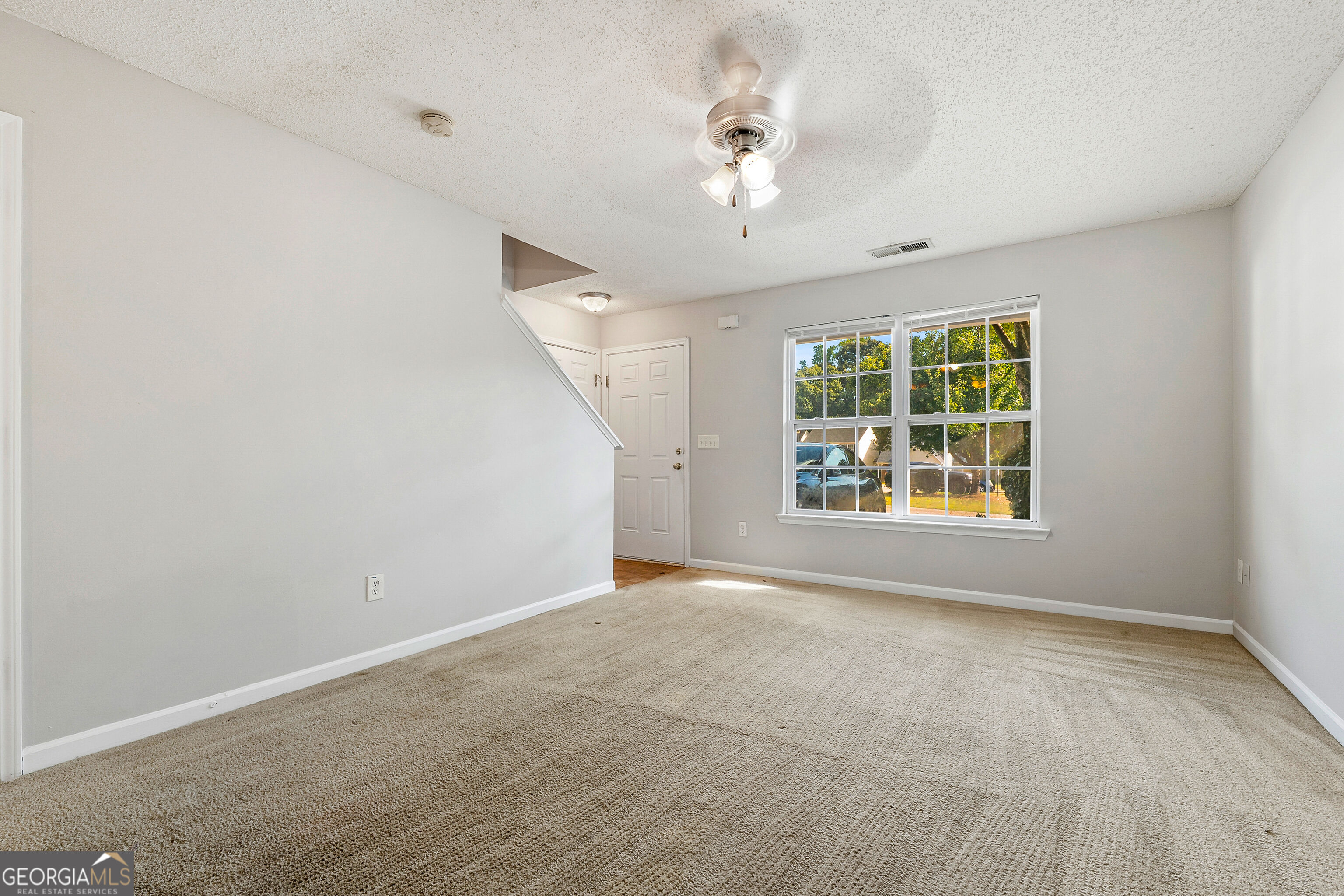 524 Jaclyn Circle Property Photo 5