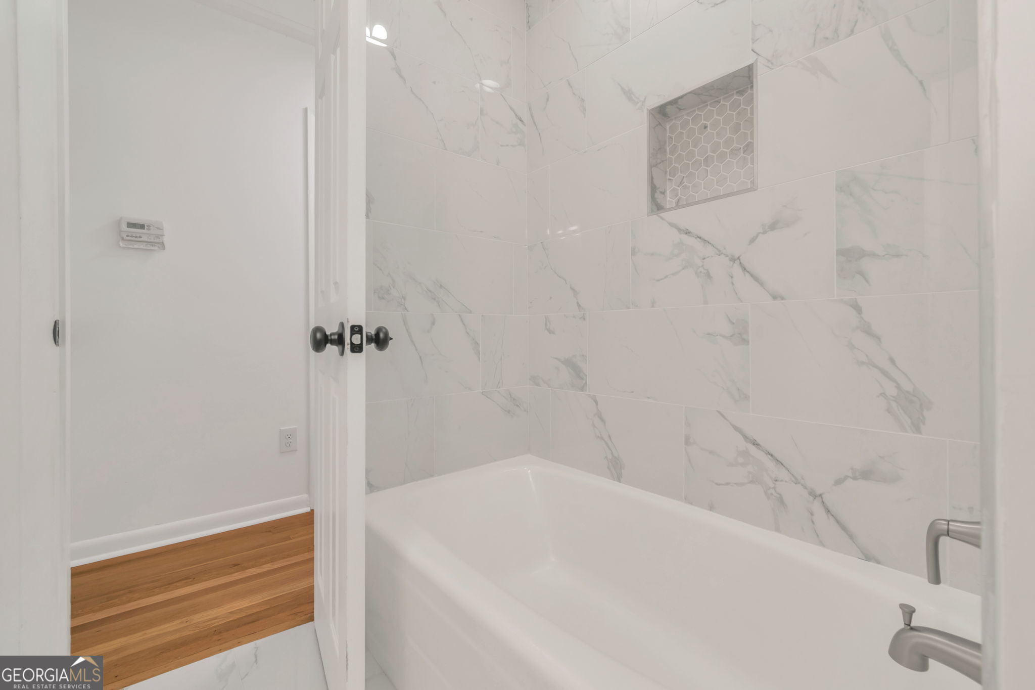 2616 Hawthorne Drive Ne Property Photo 14