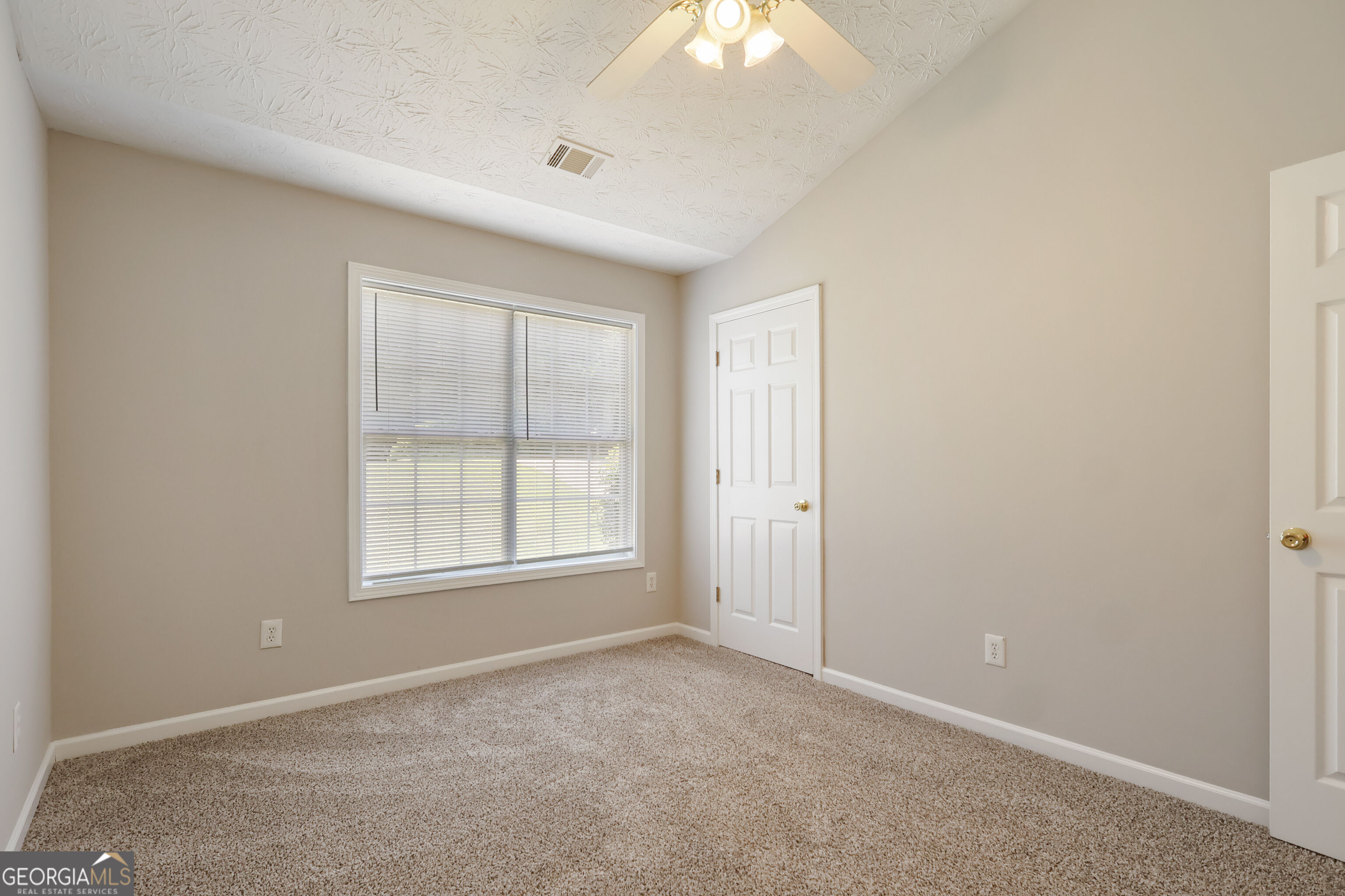 215 Cambridge Way Property Photo 12