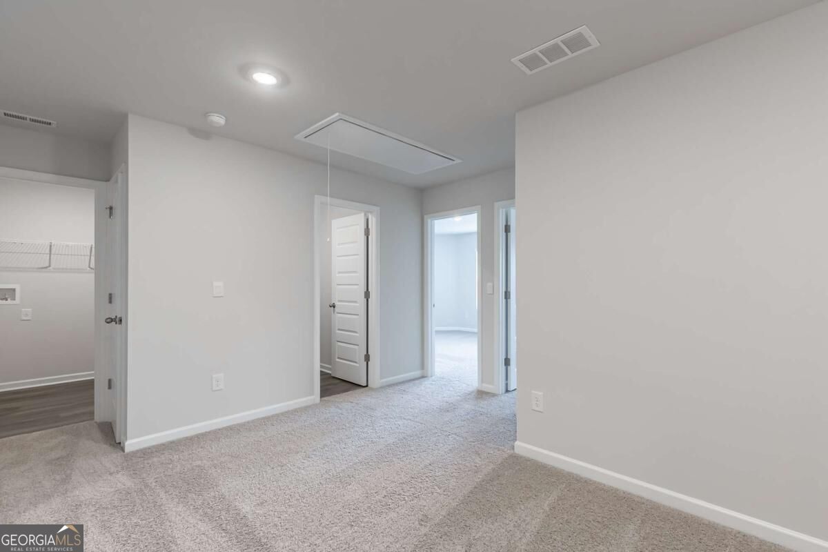 912 Stow Lane Property Photo 14
