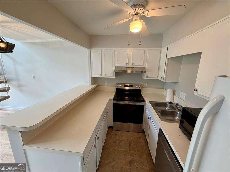 77 Adrian Place Nw Property Photo 9