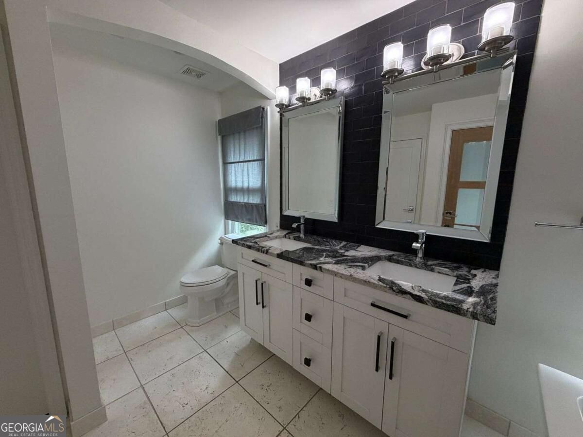 807 Arbor Forest Place Sw Property Photo 18