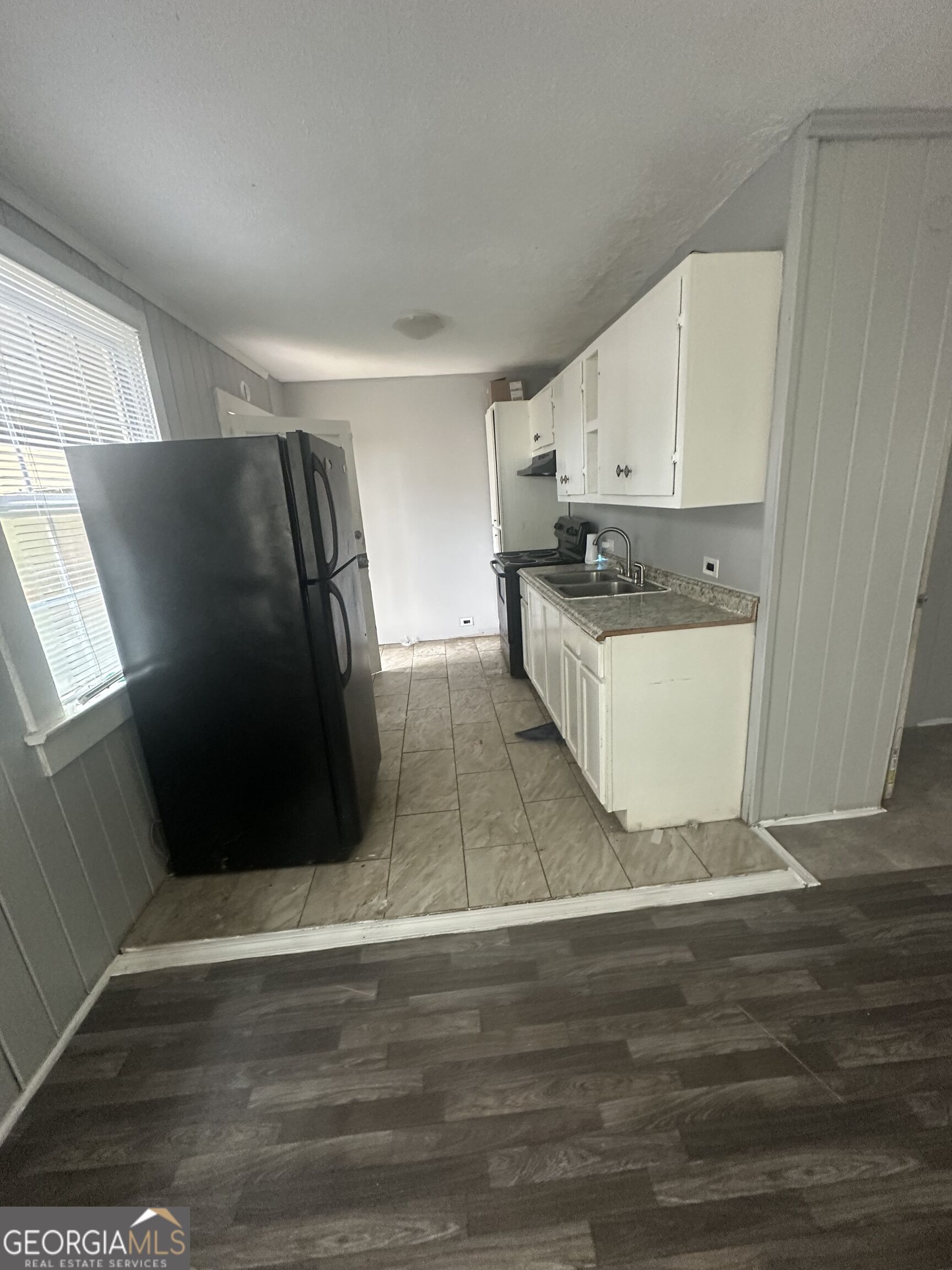 1126 Brentwood Avenue Property Photo 3
