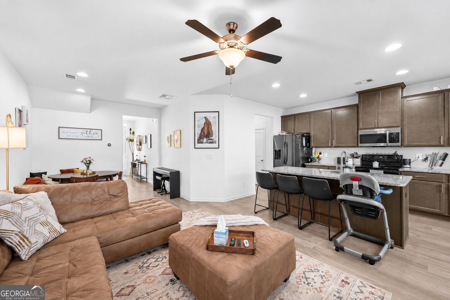 5140 Madeline Place Property Photo 4
