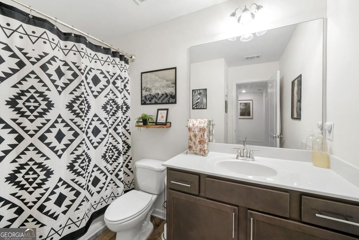 5140 Madeline Place Property Photo 10