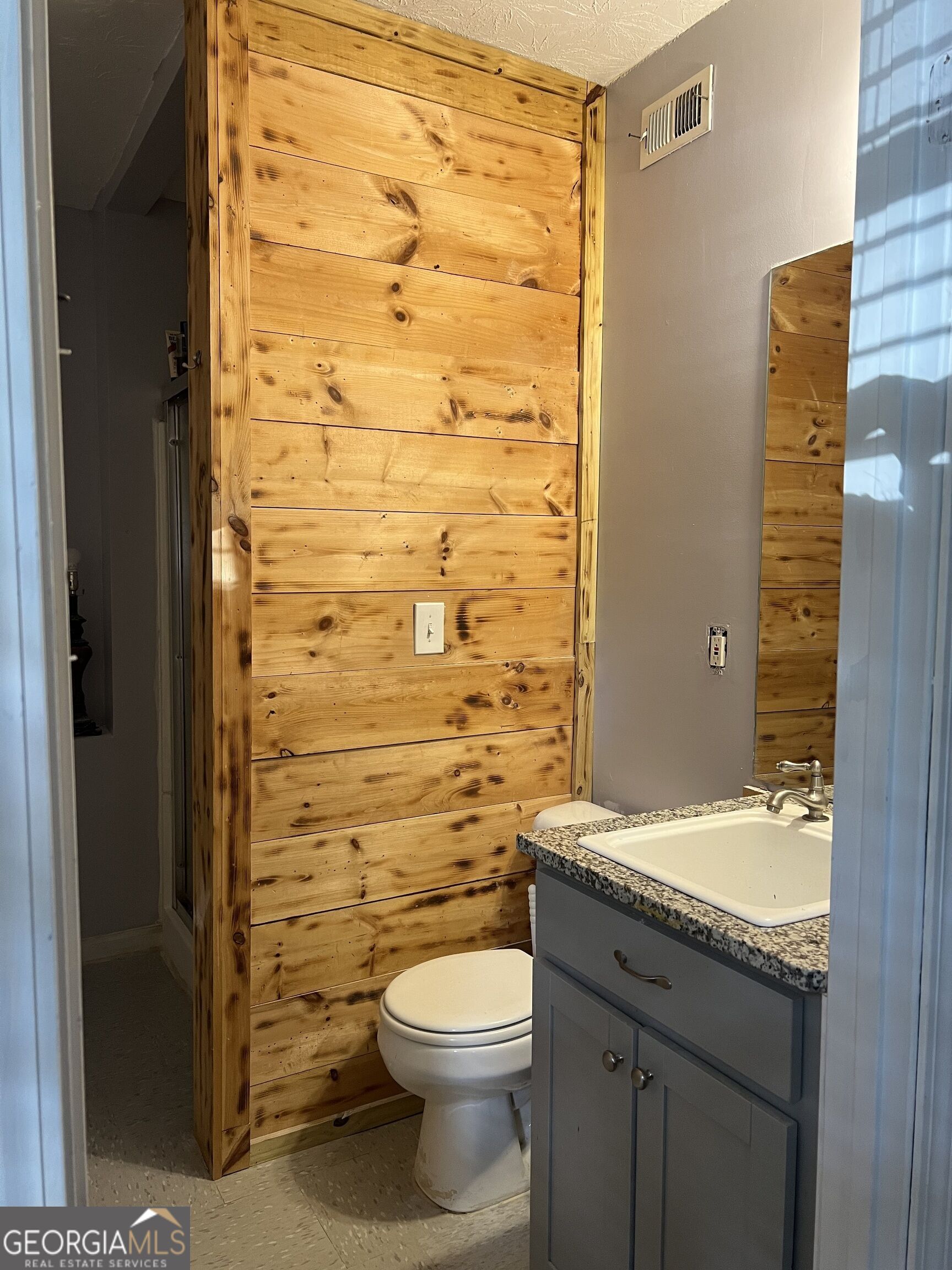 102 Jennifer Lane Property Photo 3