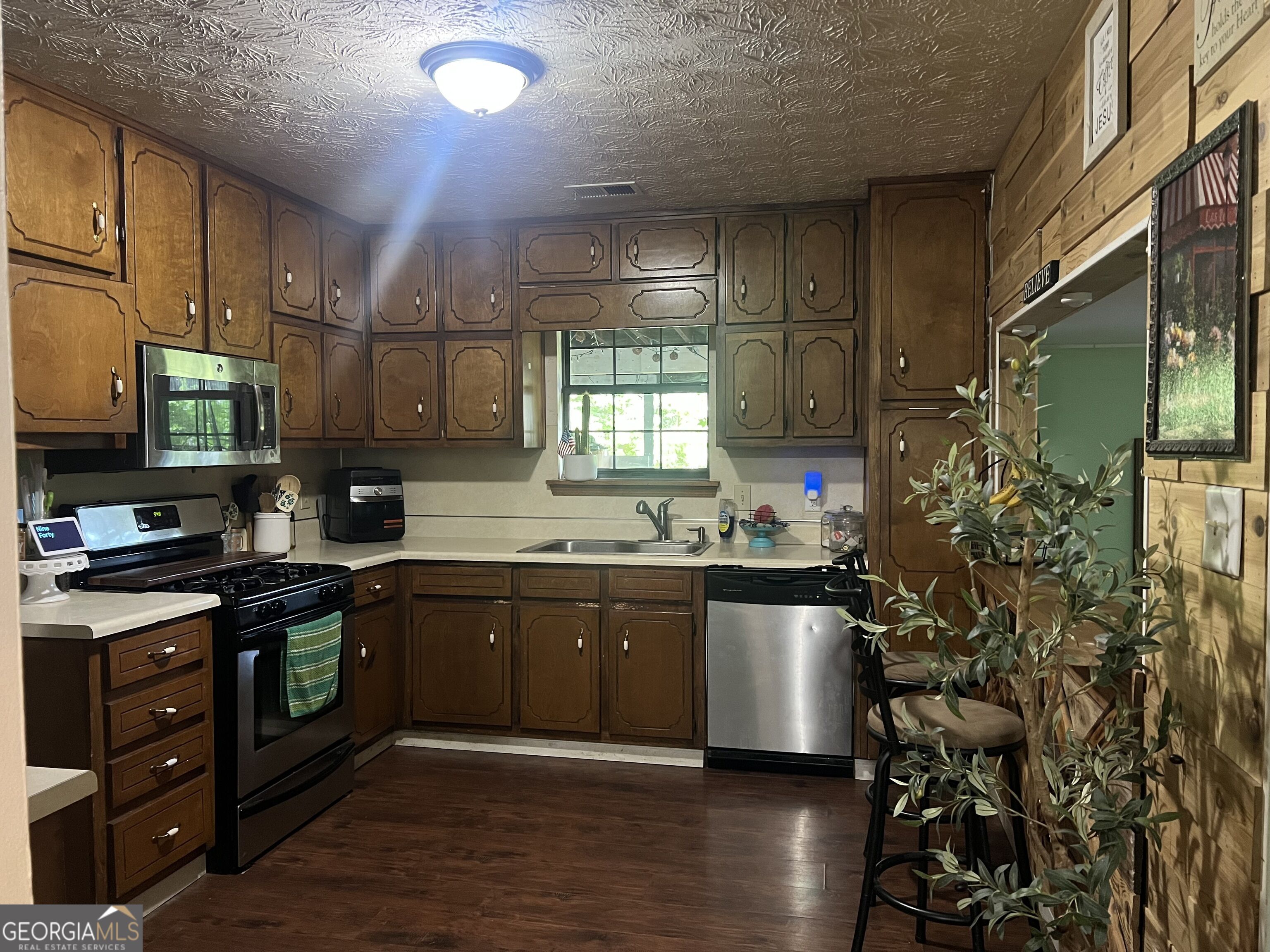 102 Jennifer Lane Property Photo 16