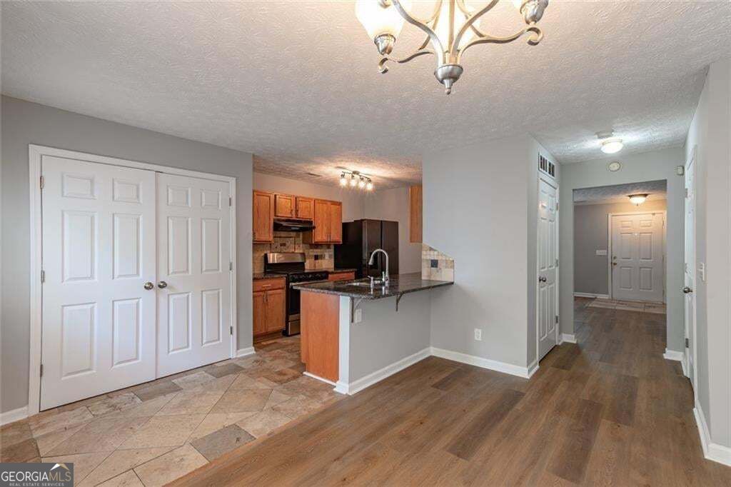 5550 Strathmoor Manor Circle Property Photo 7