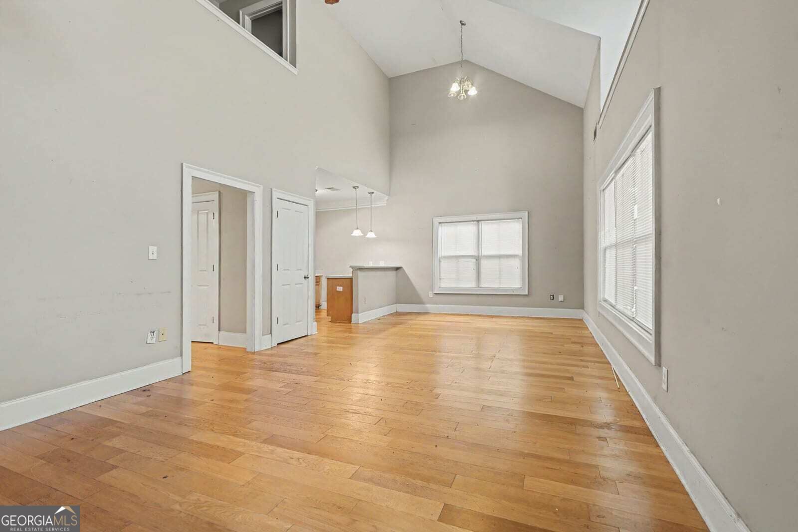 103 East Paces Drive Property Photo 2