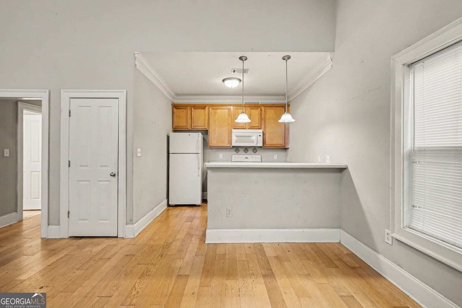 103 East Paces Drive Property Photo 4