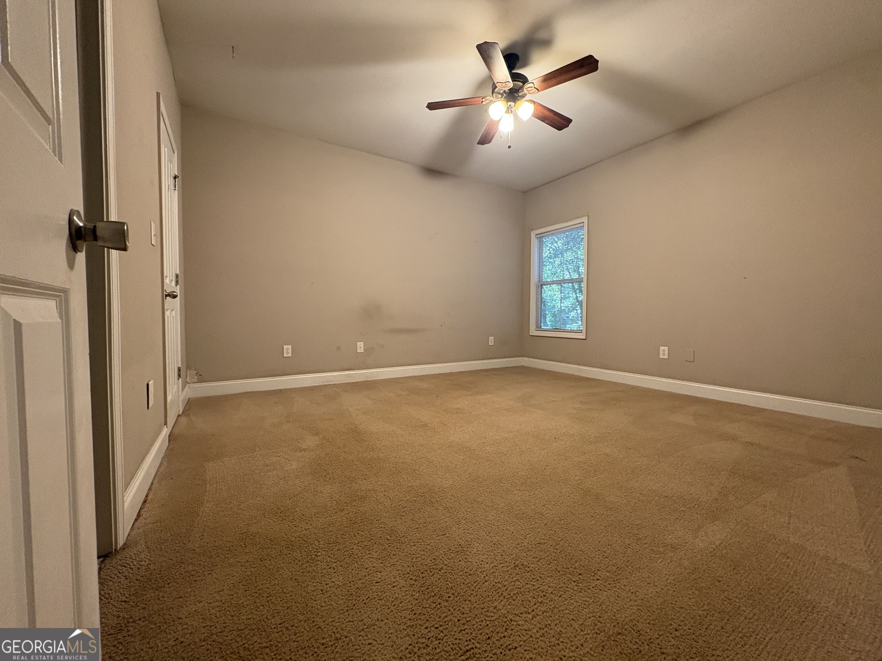 103 East Paces Drive Property Photo 6