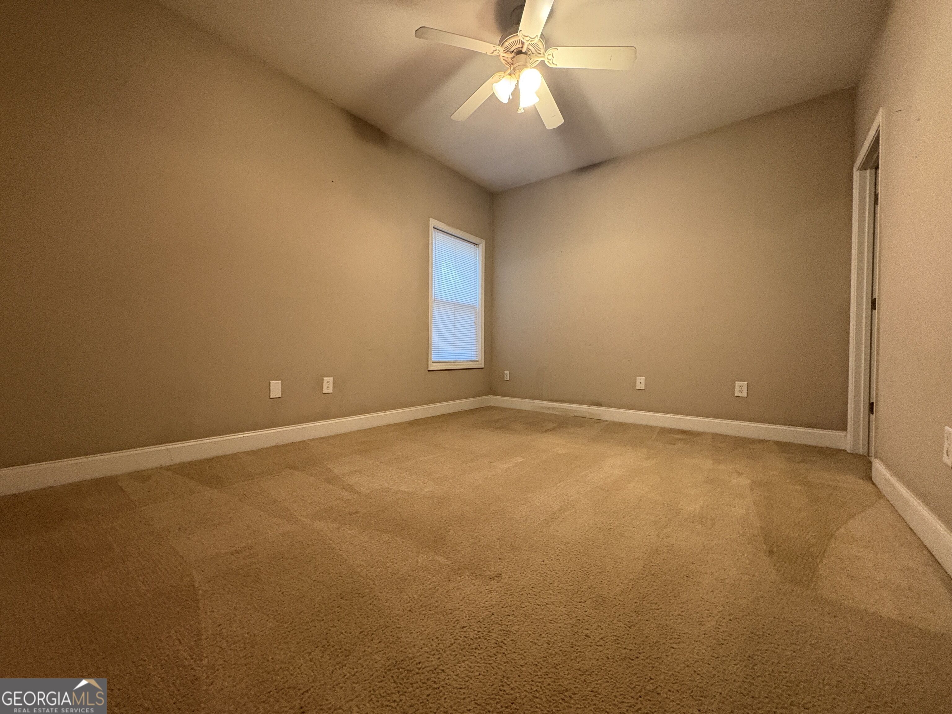 103 East Paces Drive Property Photo 9